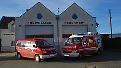 Feuerwehrhaus mit Fahrzeuge